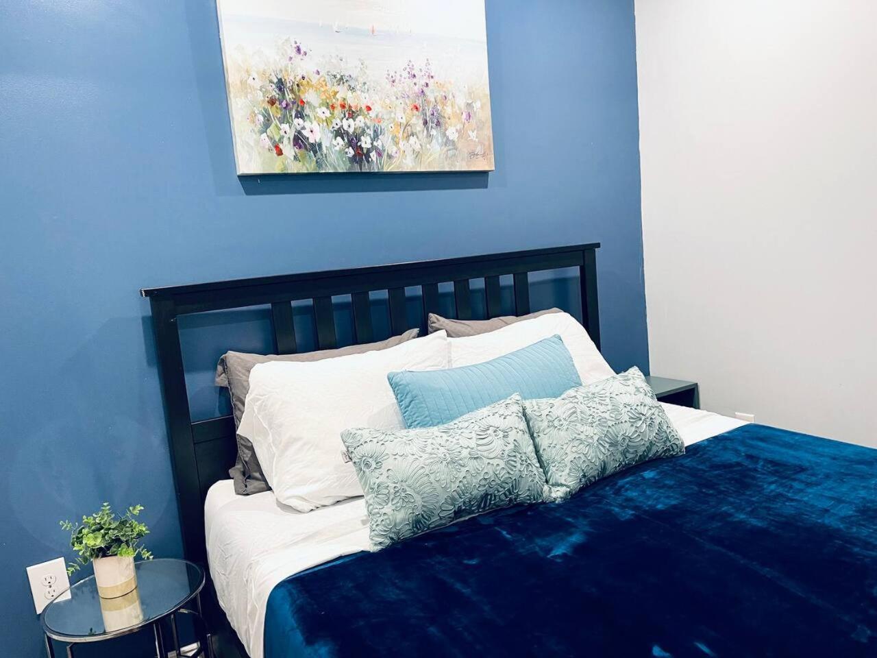 Magic Gardens 2bd In Center Apartment Philadelphia