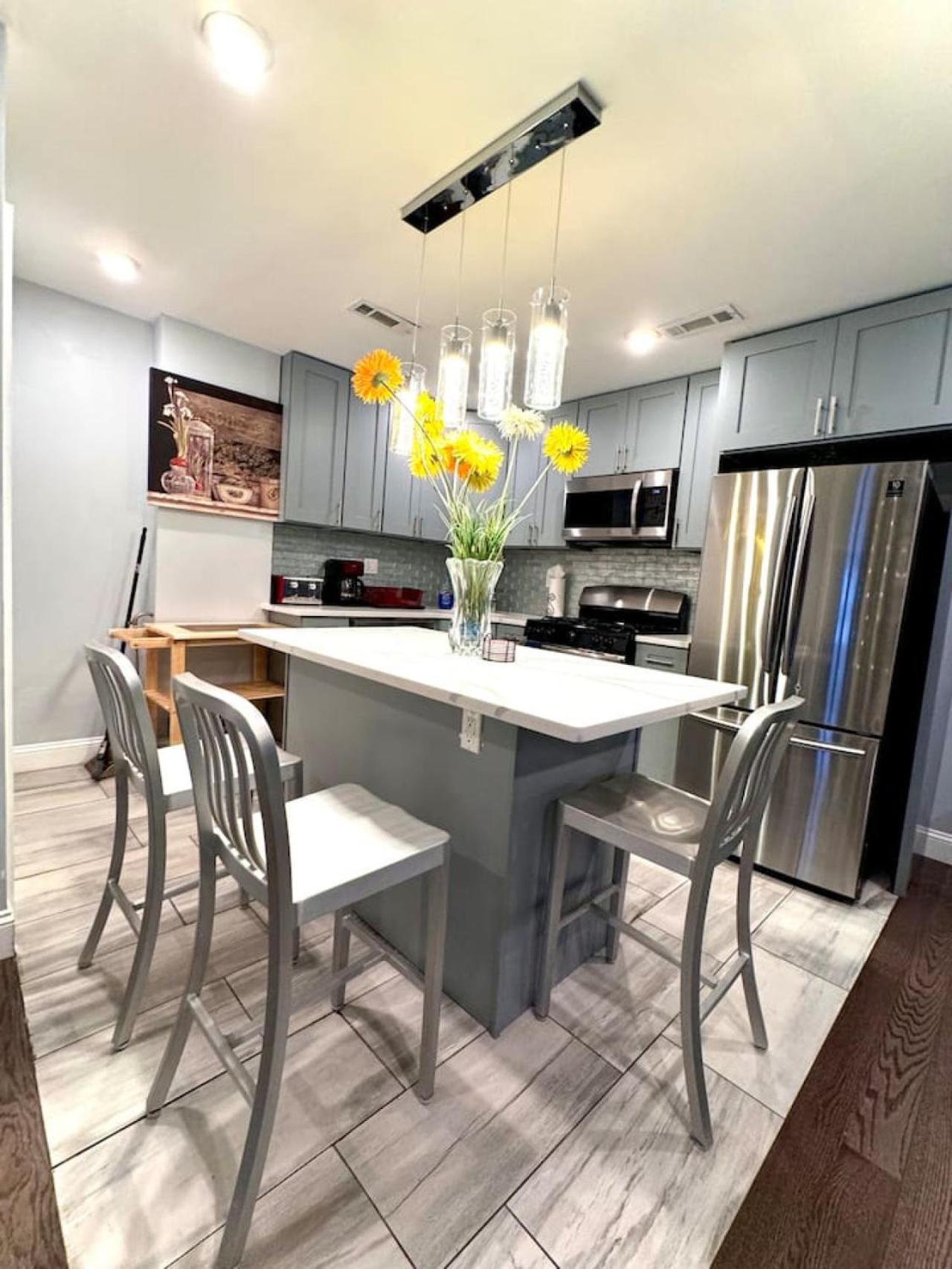 Apartment Magic Gardens 2bd In Center Philadelphia