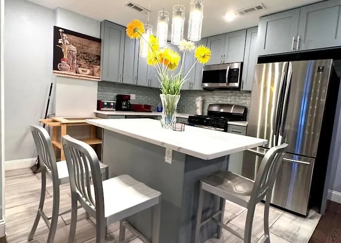 Magic Gardens 2Bd Apt In Center City