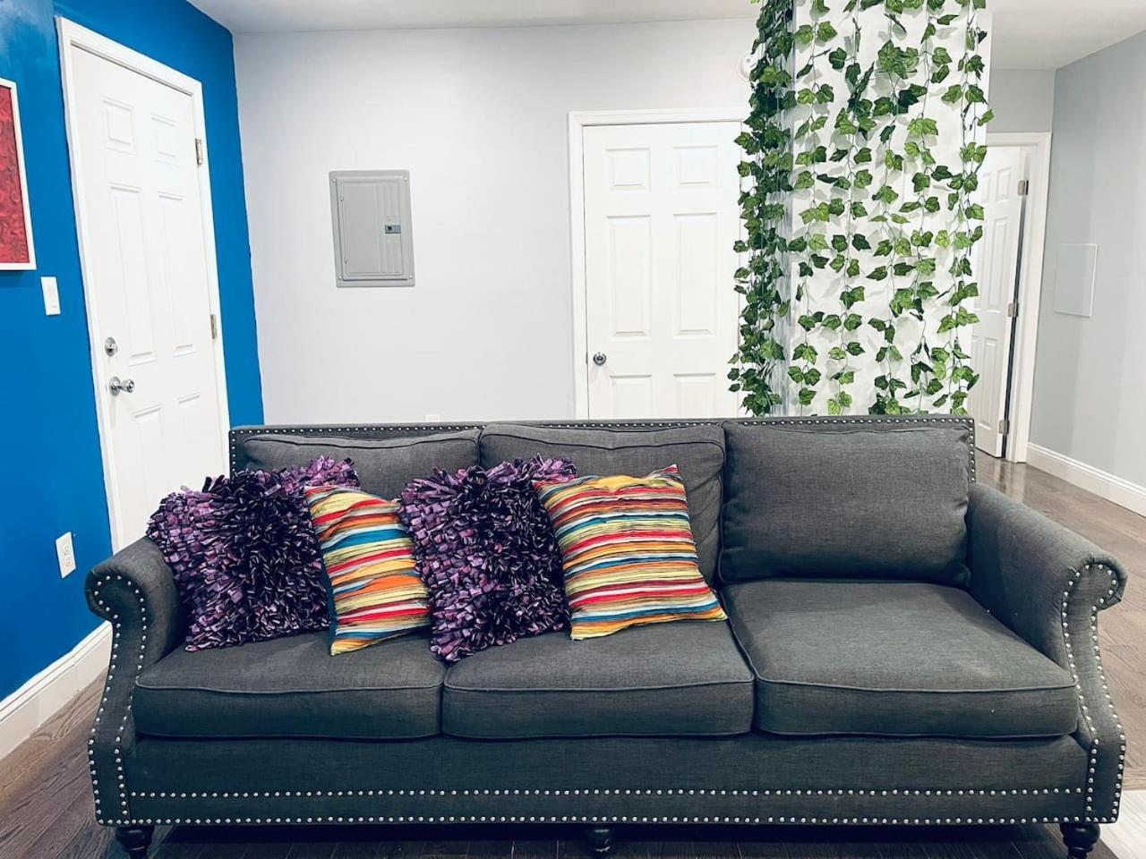 Apartment Magic Gardens 2bd In Center Philadelphia